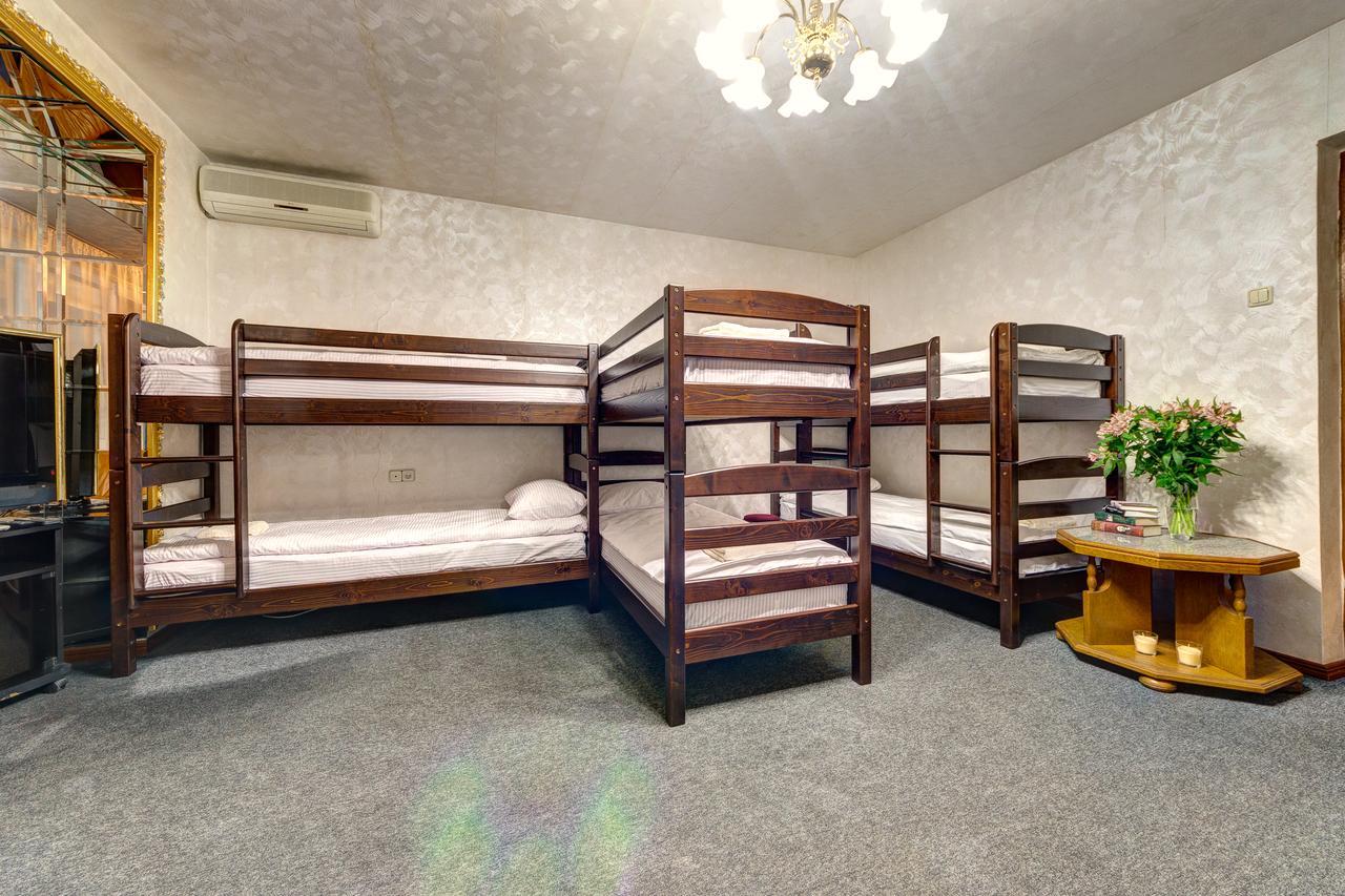 Dikat Hostel Kiev Ngoại thất bức ảnh